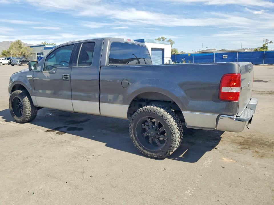 Photo 2 from auction – 2004 FORD F150 with VIN 1FTRX12W34NC32496