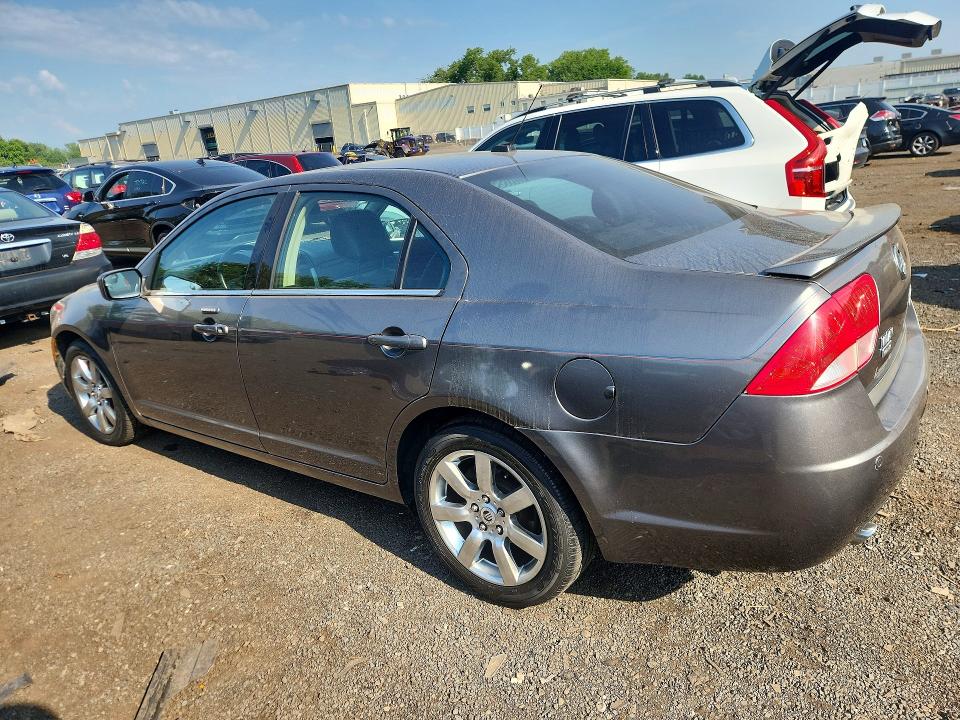 Photo 2 from auction – 2011 MERCURY MILAN with VIN 3MEHM0CGXBR600882
