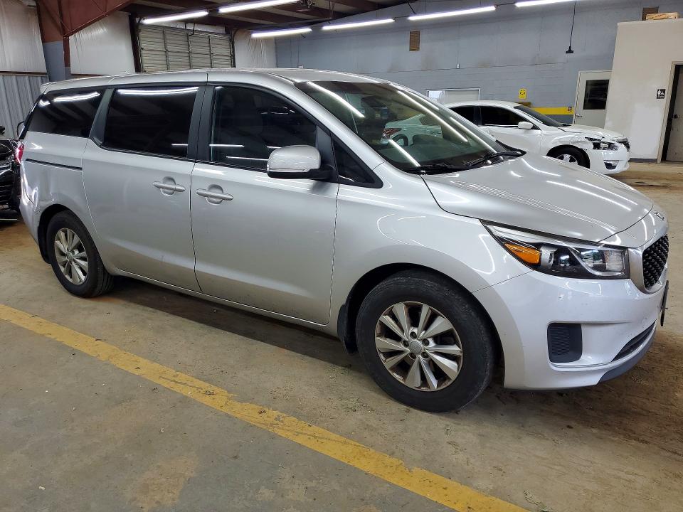 Photo 4 from auction – 2016 KIA SEDONA with VIN KNDMA5C12G6102214