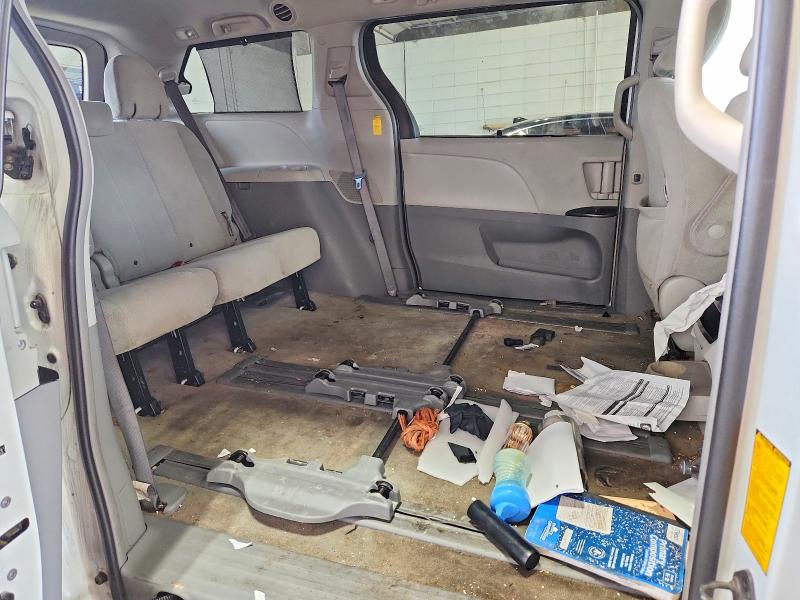 Photo 11 from auction – 2014 TOYOTA SIENNA with VIN 5TDKK3DC8ES516961