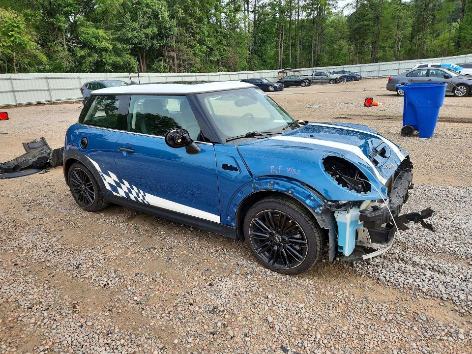 Photo 4 from auction – 2022 MINI COOPER with VIN WMW53DH06N2R21818
