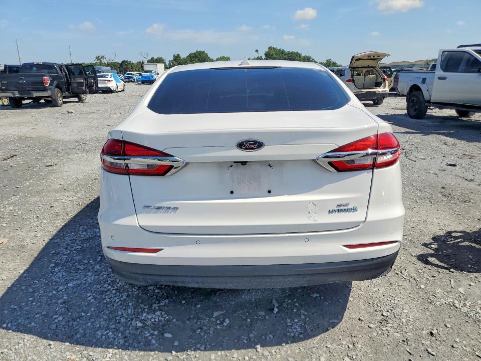 Zdjęcie 6 z aukcji – 2019 FORD FUSION z VIN 3FA6P0LU2KR110464