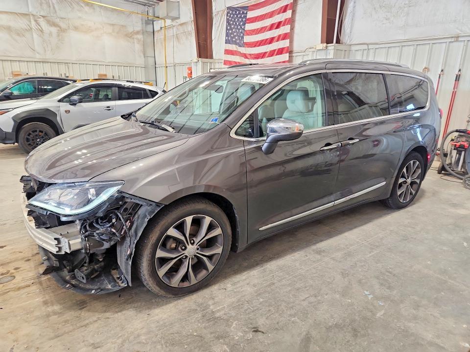 CHRYSLER PACIFICA 2017 with VIN 2C4RC1GG5HR751877 - Photo from auction