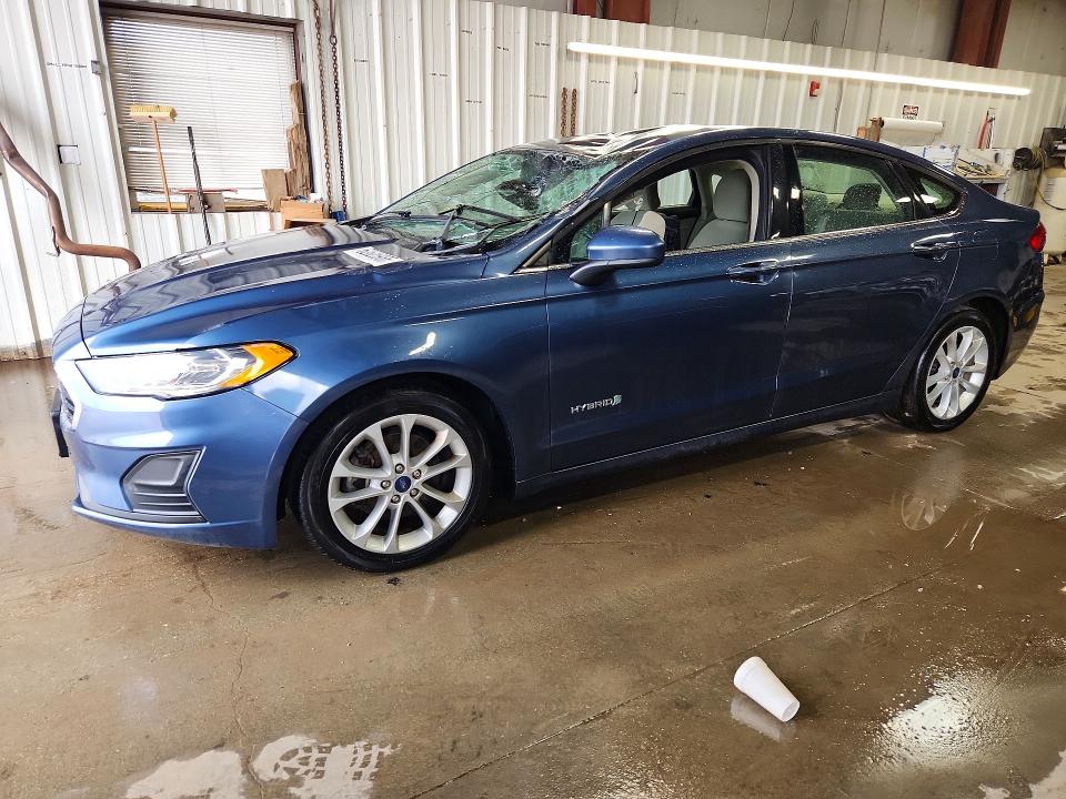 FORD FUSION 2019 with VIN 3FA6P0LU6KR204122 - Photo from auction