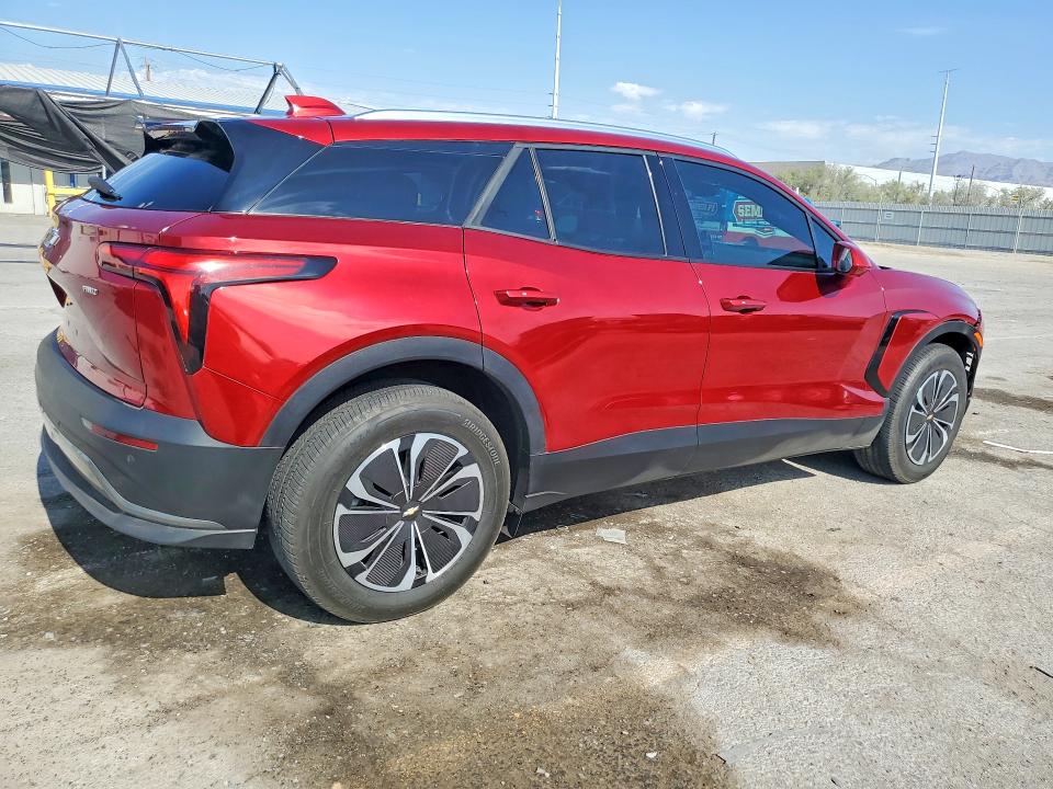 Photo 3 from auction – 2024 CHEVROLET BLAZER with VIN 3GNKDBRJ3RS257834