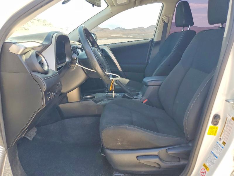 Photo 7 from auction – 2015 TOYOTA RAV4 with VIN JTMRFREV0FJ030777