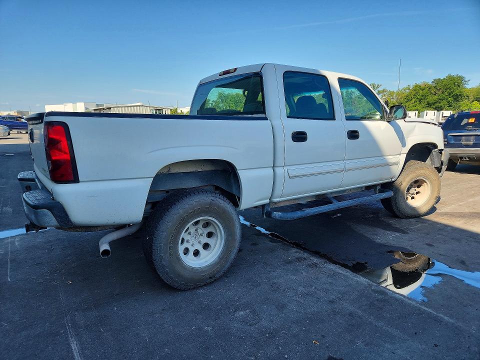 Photo 3 from auction – 2005 CHEVROLET SILVERADO with VIN 2GCEK13T351131091