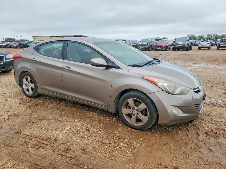 Photo 4 from auction – 2012 HYUNDAI ELANTRA with VIN 5NPDH4AE1CH090570