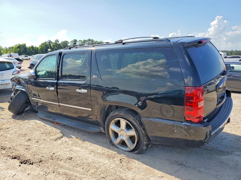 Photo 2 from auction – 2011 CHEVROLET SUBURBAN with VIN 1GNSKKE39BR145643