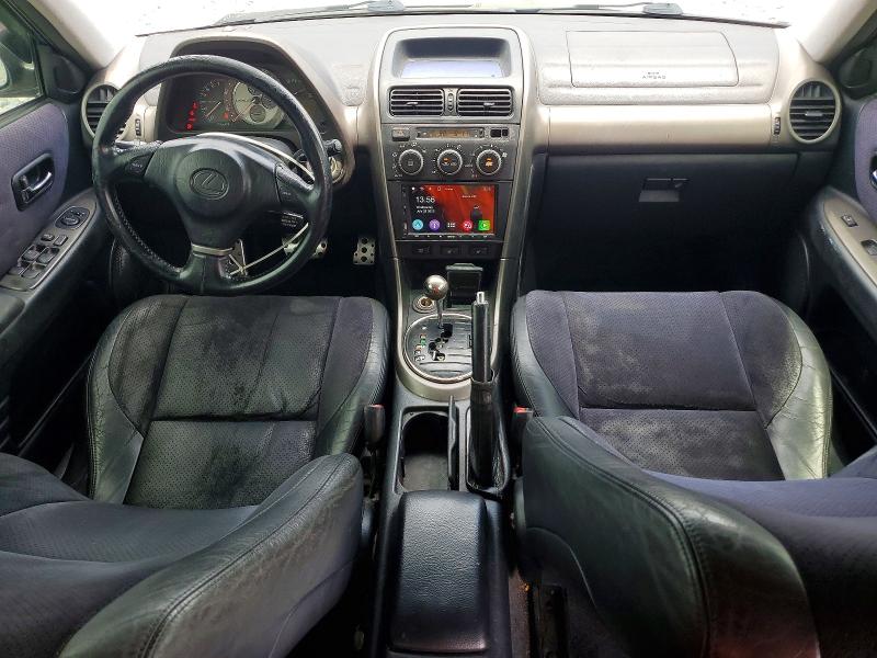 Photo 8 from auction – 2001 LEXUS IS with VIN JTHBD182910030381