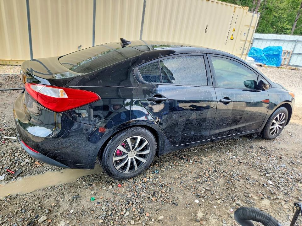 Photo 3 from auction – 2016 KIA FORTE with VIN KNAFK4A65G5552182
