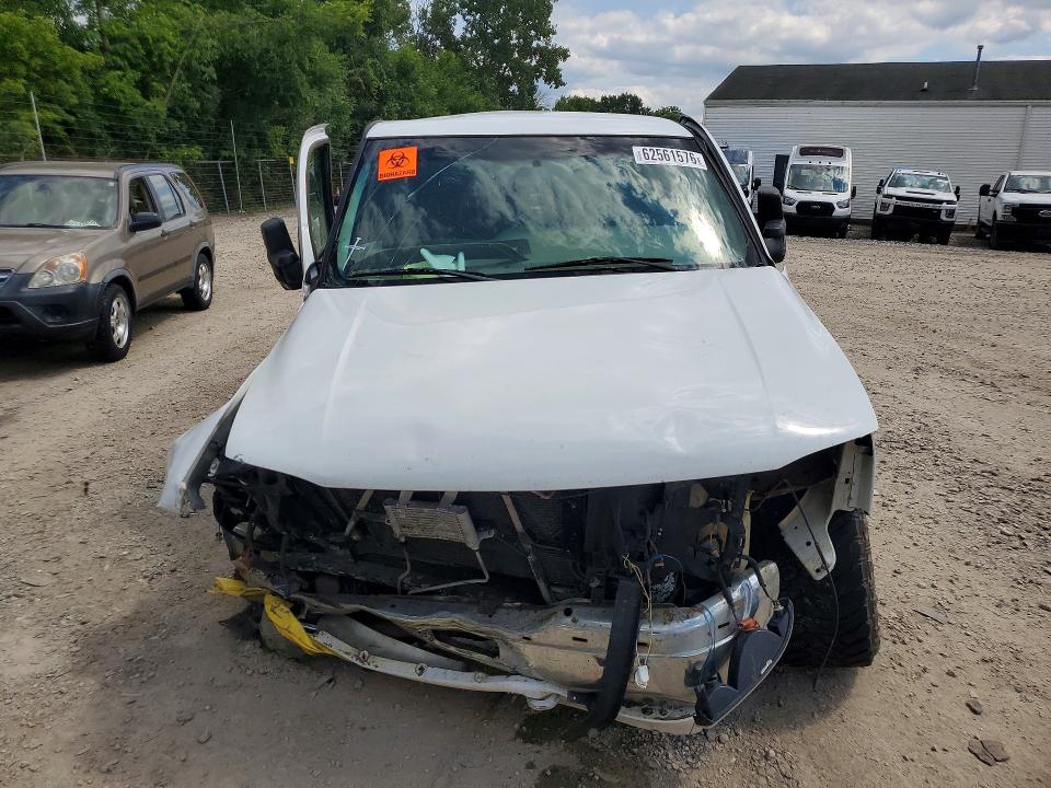 Photo 5 from auction – 2001 GMC SIERRA with VIN 1GTHC29U11E168052