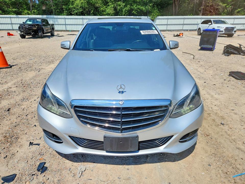 Photo 5 from auction – 2016 MERCEDES-BENZ E with VIN WDDHF8JB9GB284460