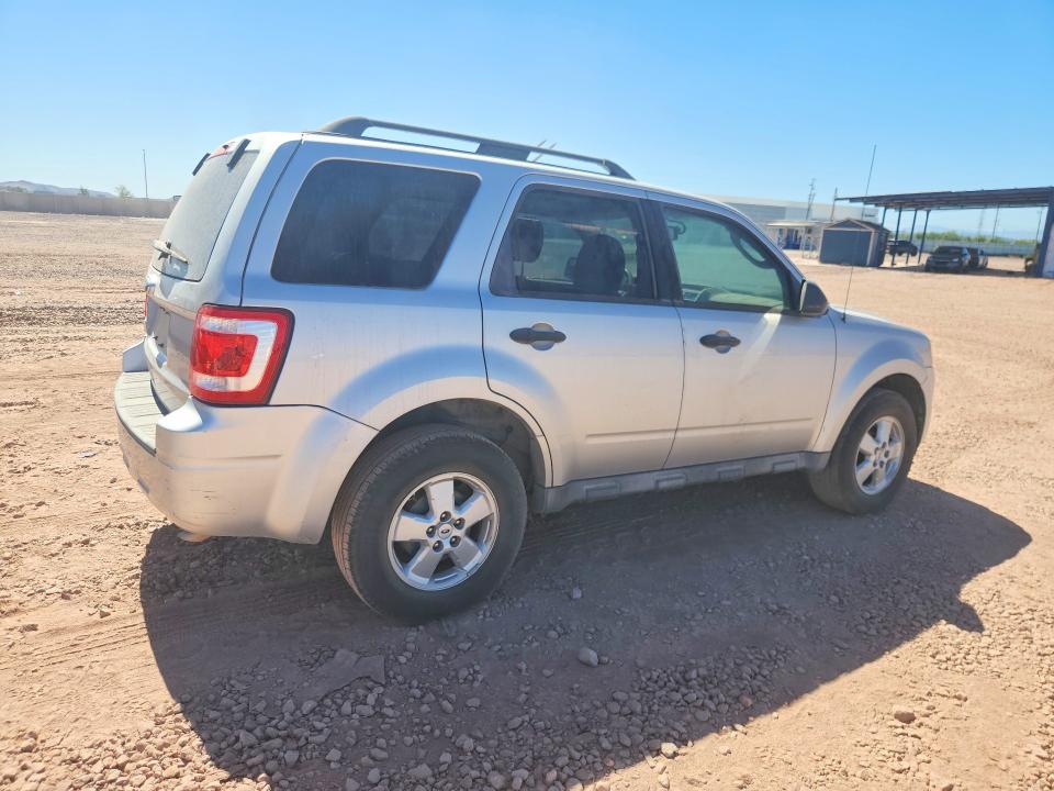 Photo 3 from auction – 2010 FORD ESCAPE with VIN 1FMCU0D76AKA87686