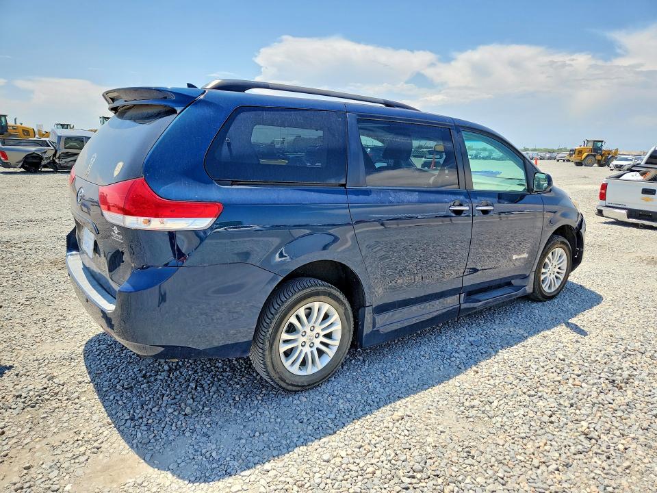 Photo 3 from auction – 2012 TOYOTA SIENNA with VIN 5TDYK3DC6CS240187