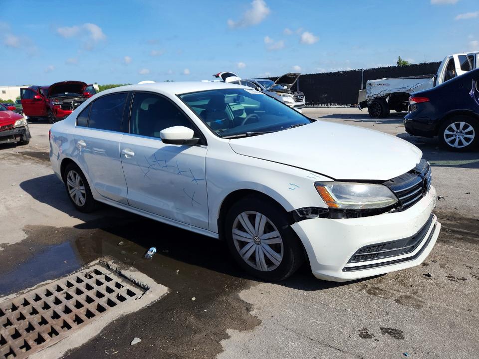 Photo 4 from auction – 2017 VOLKSWAGEN JETTA with VIN 3VW2B7AJ1HM352996