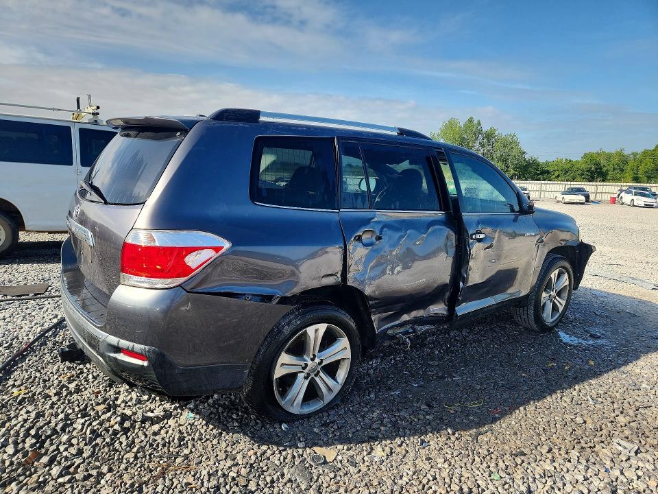 Photo 3 from auction – 2011 TOYOTA HIGHLANDER with VIN 5TDYK3EH2BS047513