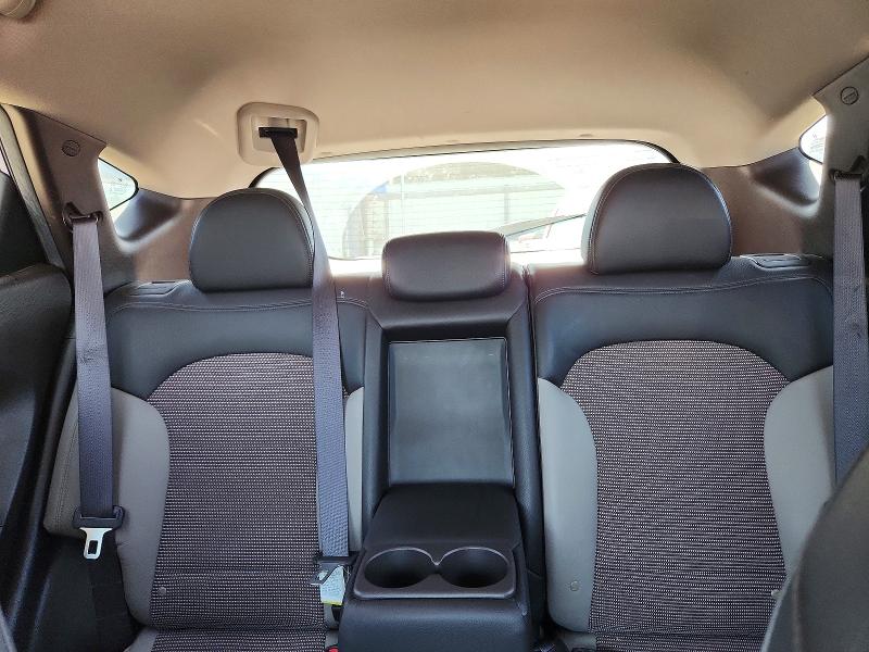 Photo 10 from auction – 2010 HYUNDAI TUCSON with VIN KM8JU3AC8AU098638