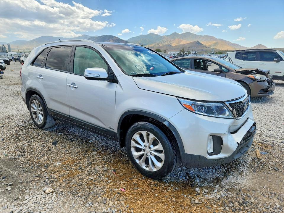 Photo 4 from auction – 2014 KIA SORENTO with VIN 5XYKUDA72EG546249