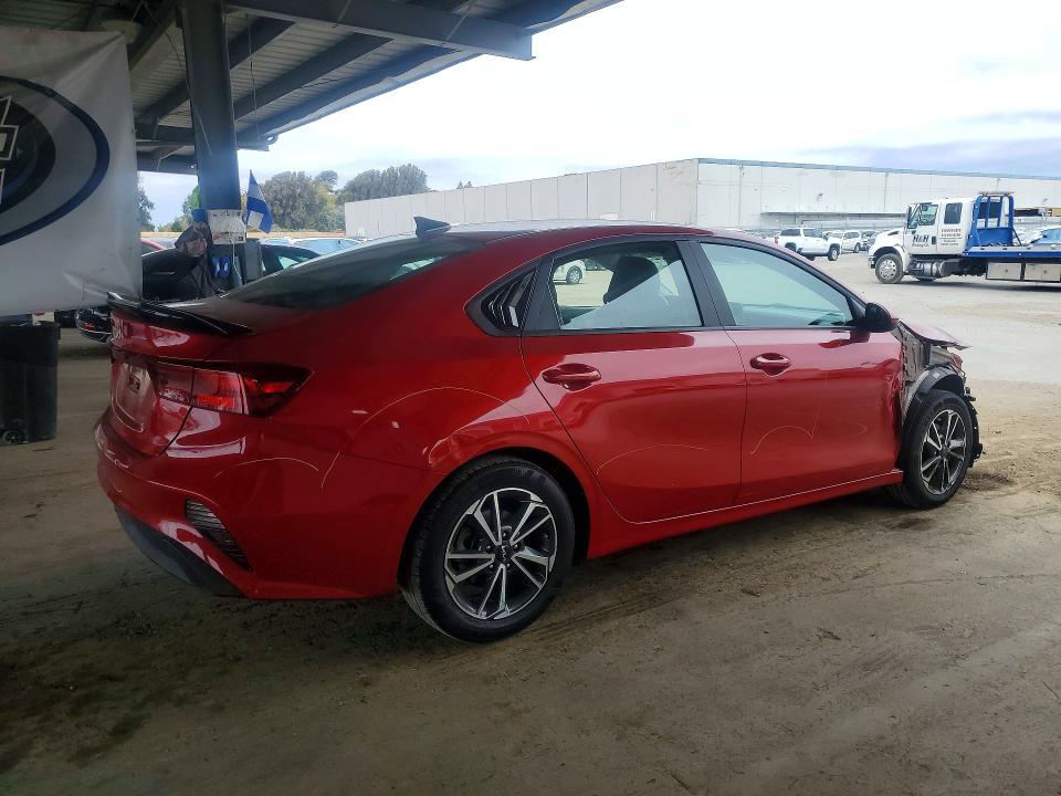 Photo 3 from auction – 2022 KIA FORTE with VIN 3KPF24AD0NE494615