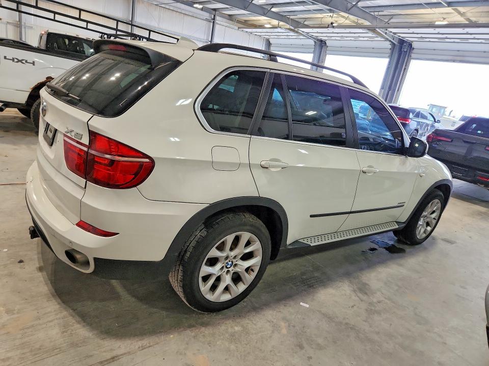 Photo 3 from auction – 2013 BMW X5 with VIN 5UXZV4C52D0G51905