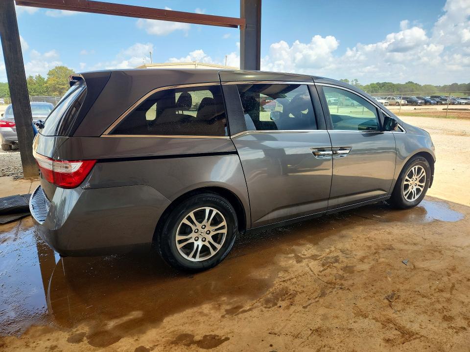 Photo 3 from auction – 2013 HONDA ODYSSEY with VIN 5FNRL5H42DB051252