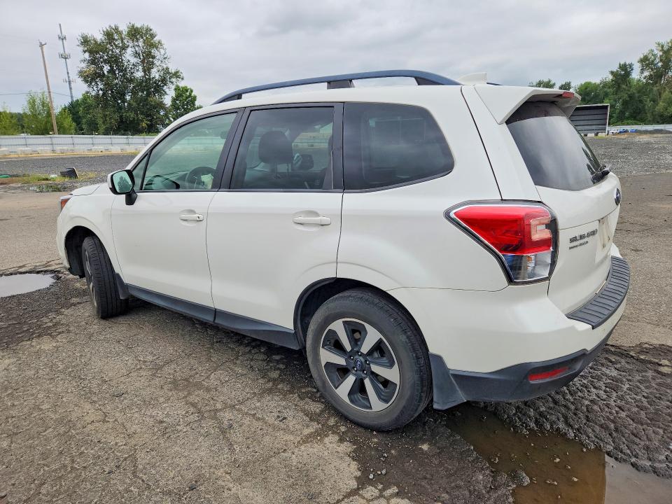 Photo 2 from auction – 2018 SUBARU FORESTER with VIN JF2SJAECXJH534397