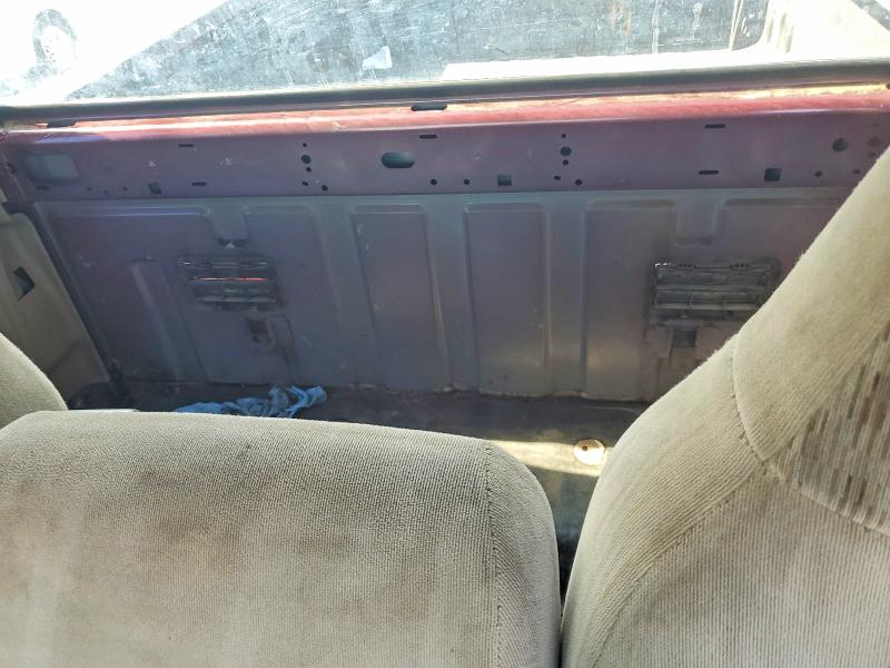 Photo 10 from auction – 2000 FORD F250 with VIN 1FTNX21F3YED06026