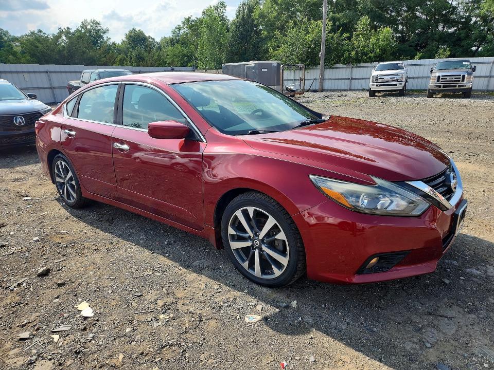 Photo 4 from auction – 2017 NISSAN ALTIMA with VIN 1N4AL3AP1HC137652
