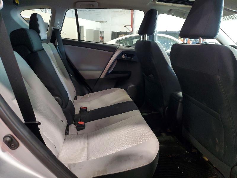 Photo 11 from auction – 2017 TOYOTA RAV4 with VIN 2T3RFREV2HW687228