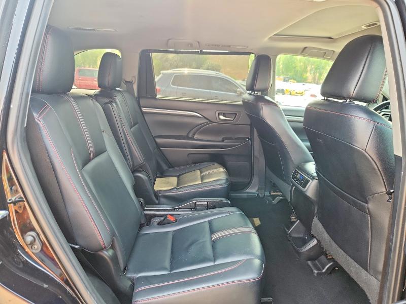 Photo 11 from auction – 2019 TOYOTA HIGHLANDER with VIN 5TDJZRFH7KS570413