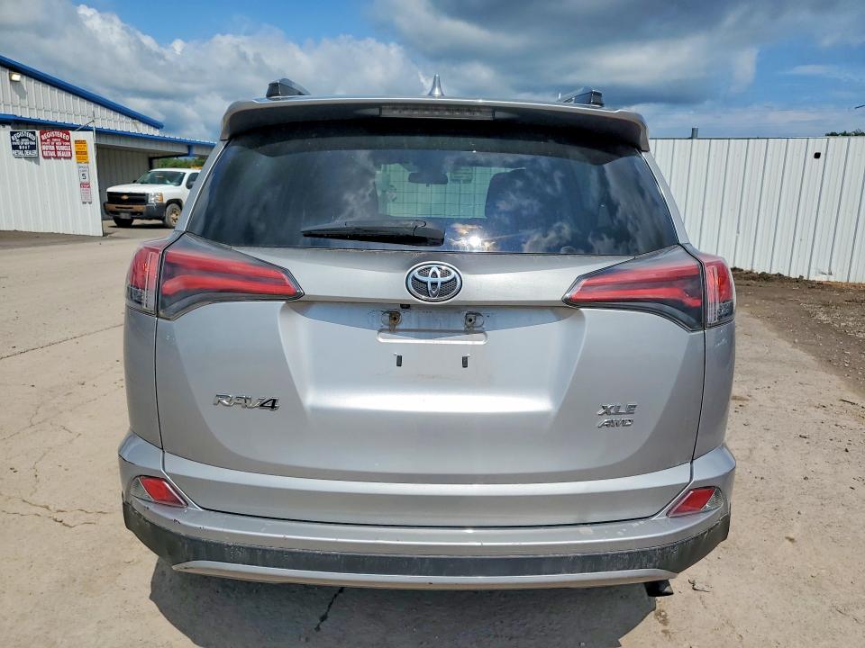 Photo 6 from auction – 2017 TOYOTA RAV4 with VIN 2T3RFREV6HW686468