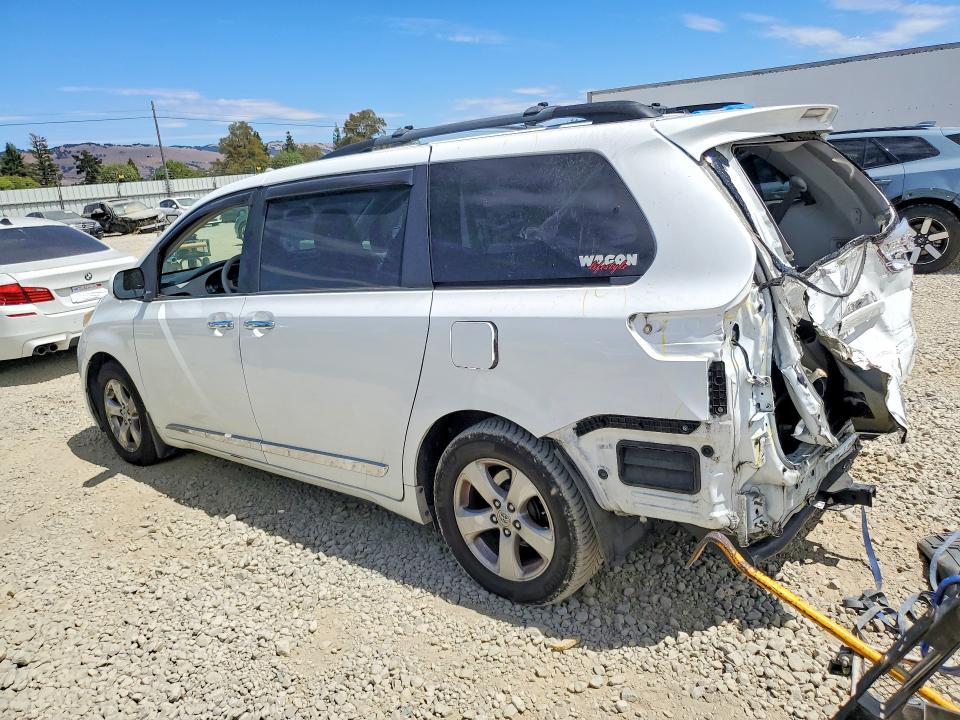 Photo 2 from auction – 2012 TOYOTA SIENNA with VIN 5TDKK3DC6CS272935