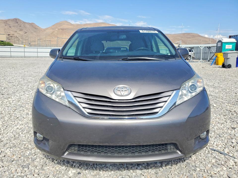Photo 5 from auction – 2017 TOYOTA SIENNA with VIN 5TDDZ3DC1HS146767