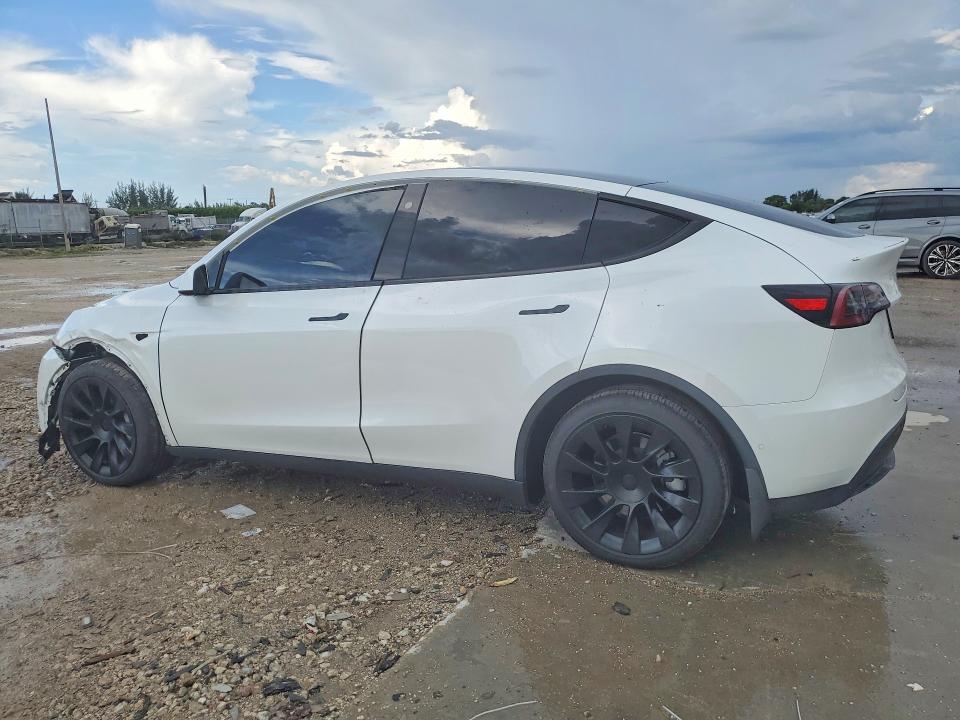 Photo 2 from auction – 2021 TESLA MODEL Y with VIN 5YJYGAEE8MF284221