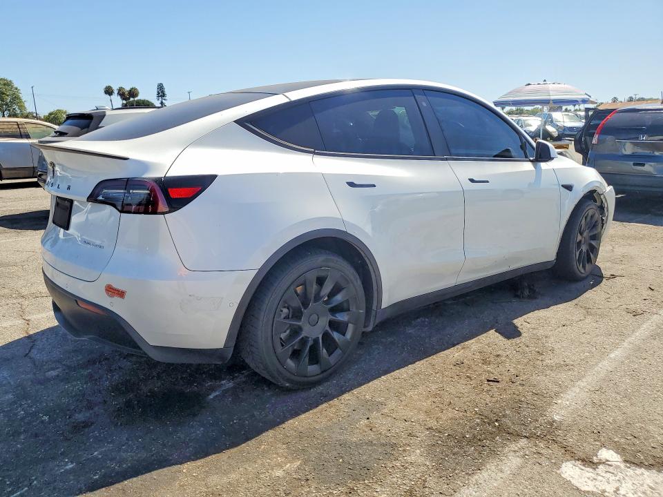 Photo 3 from auction – 2020 TESLA MODEL Y with VIN 5YJYGDEE0LF010902
