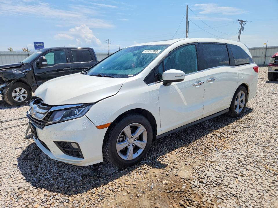HONDA ODYSSEY 2018 with VIN 5FNRL6H78JB003945 - Photo from auction