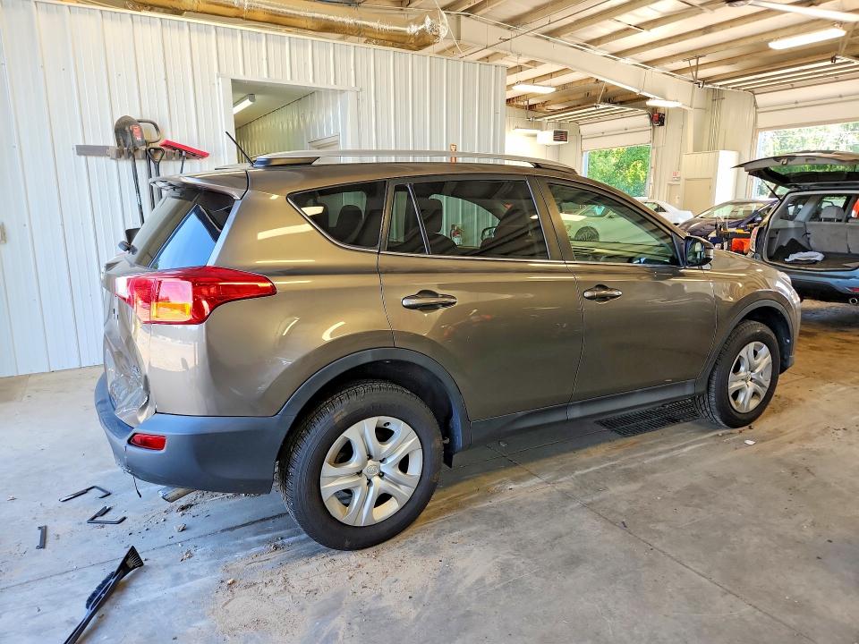 Photo 3 from auction – 2015 TOYOTA RAV4 with VIN 2T3BFREV6FW274646