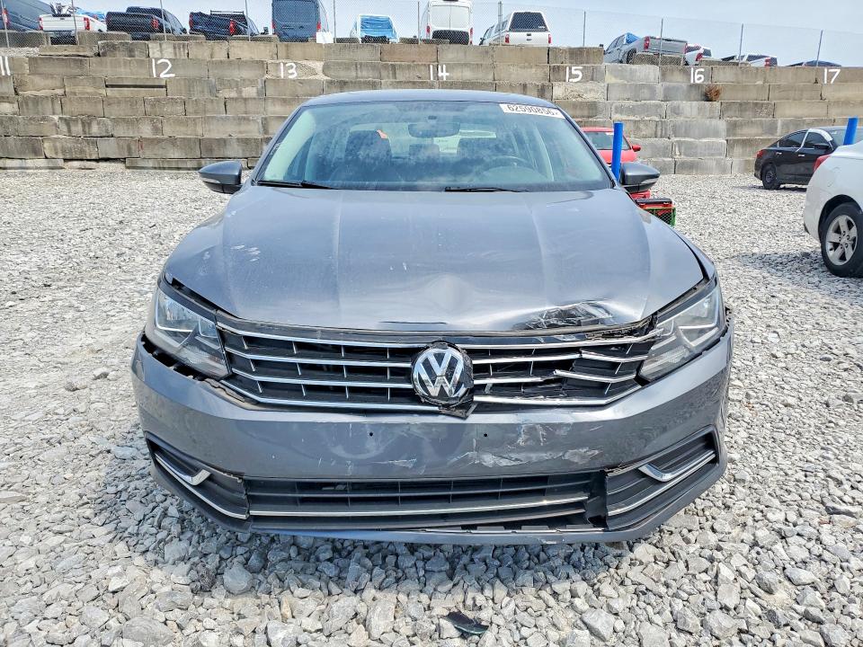 Photo 5 from auction – 2017 VOLKSWAGEN PASSAT with VIN 1VWBT7A37HC073987