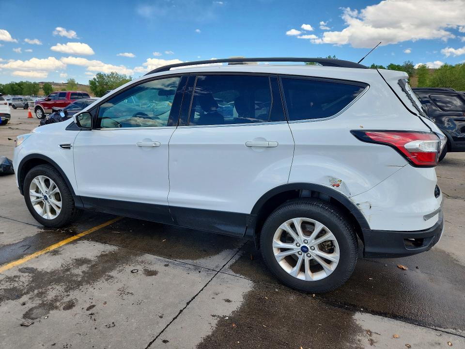 Photo 2 from auction – 2018 FORD ESCAPE with VIN 1FMCU9GD0JUA97527
