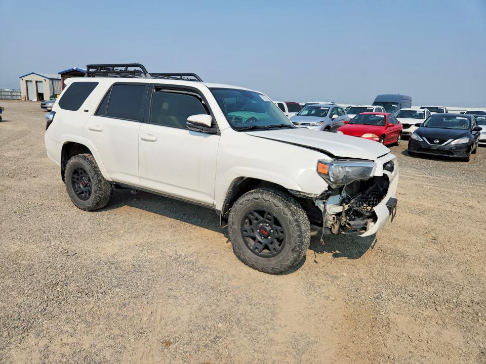 Photo 4 from auction – 2019 TOYOTA 4RUNNER with VIN JTEBU5JRXK5620587
