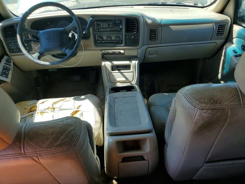 Photo 8 from auction – 2001 CHEVROLET SUBURBAN with VIN 1GNFK16TX1J220132