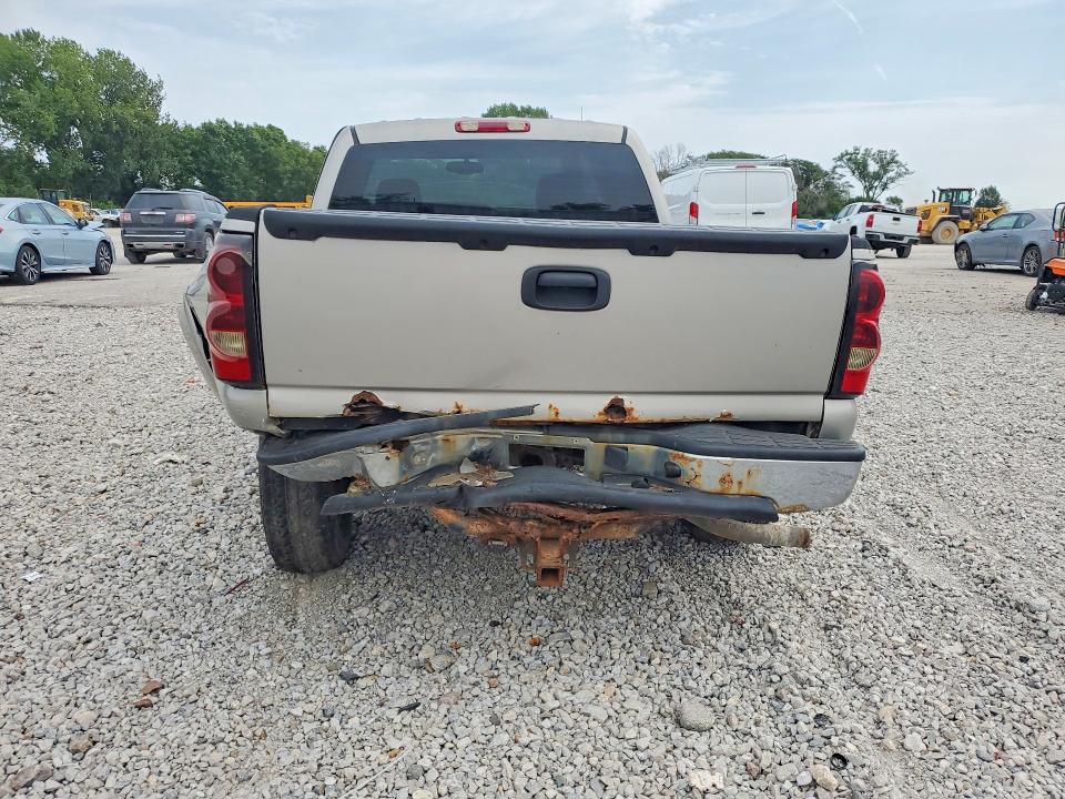 Photo 6 from auction – 2004 CHEVROLET SILVERADO with VIN 2GCEK13T741406914
