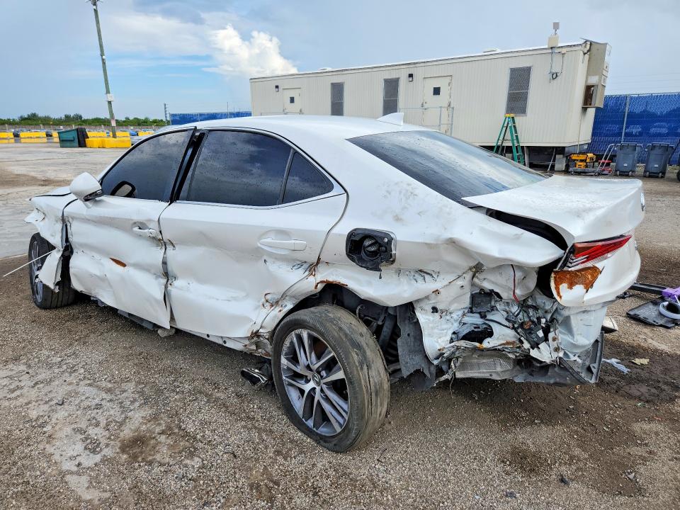Photo 2 from auction – 2020 LEXUS IS with VIN JTHAA1D2XL5108425