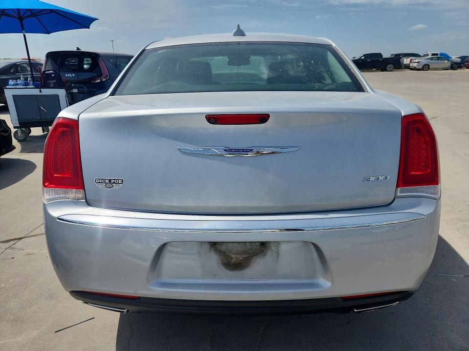 Photo 6 from auction – 2020 CHRYSLER 300 with VIN 2C3CCAEG5LH131526