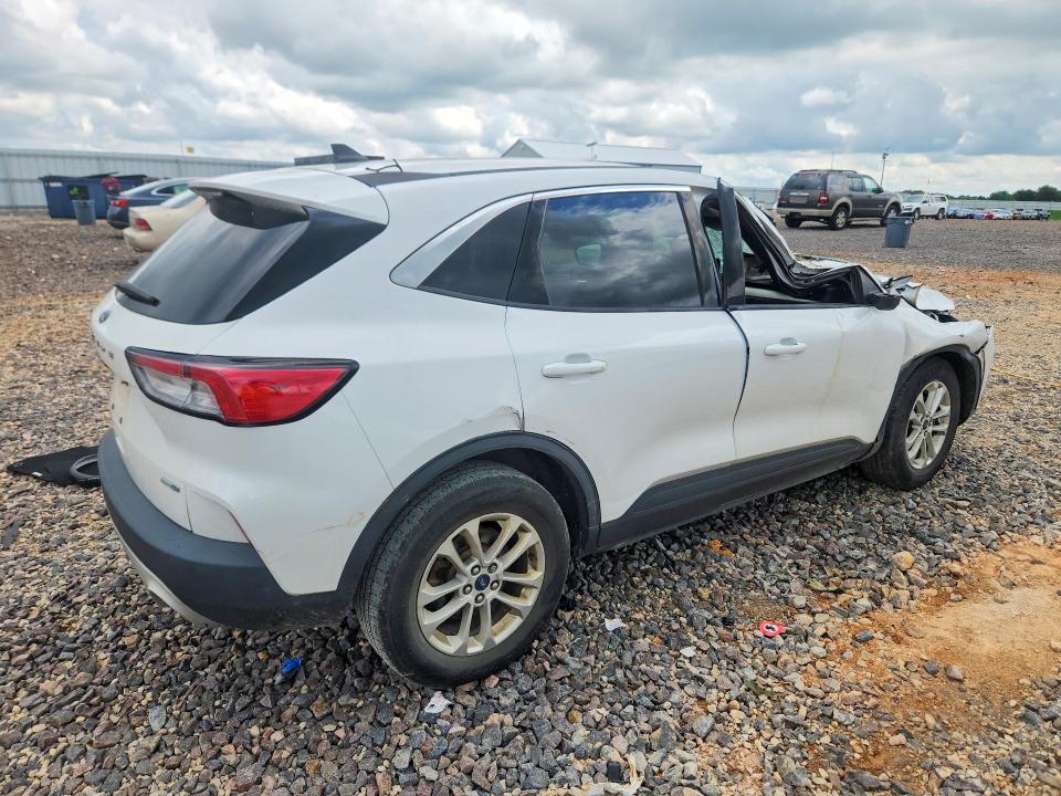 Photo 3 from auction – 2020 FORD ESCAPE with VIN 1FMCU9G64LUB57765