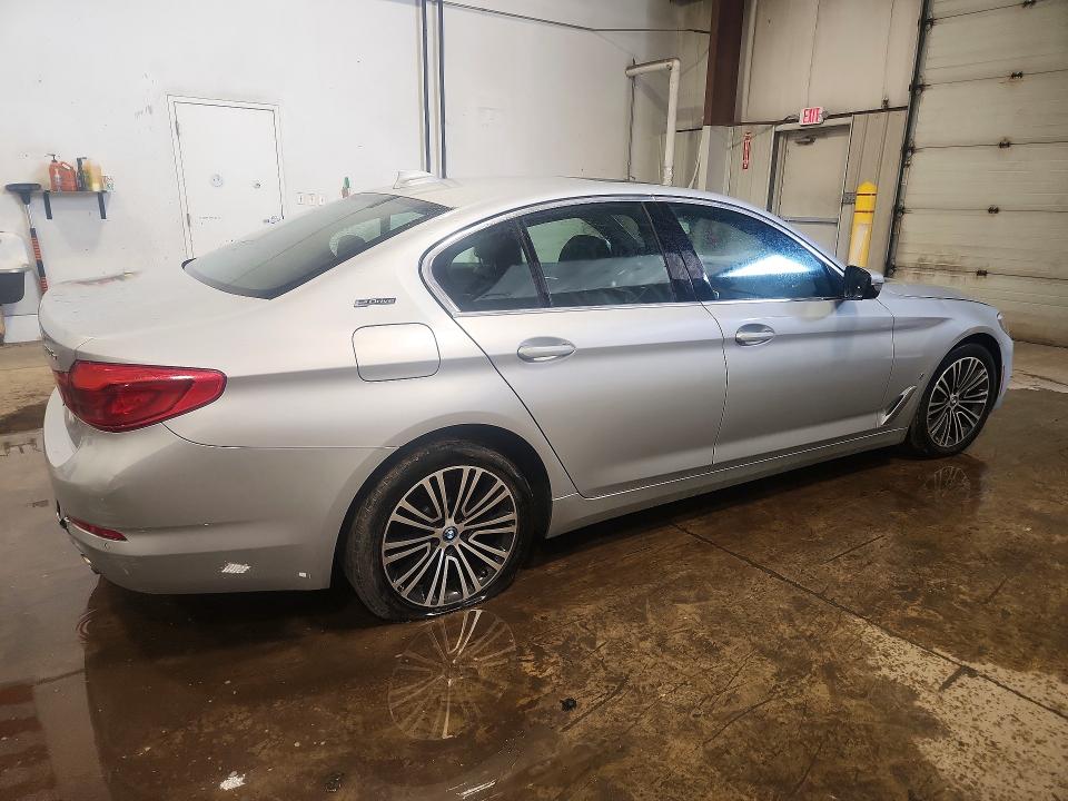 Photo 3 from auction – 2019 BMW 530XE with VIN WBAJB1C5XKB376270