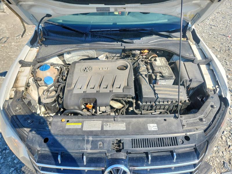 Photo 11 from auction – 2013 VOLKSWAGEN PASSAT with VIN 1VWCN7A3XDC075774