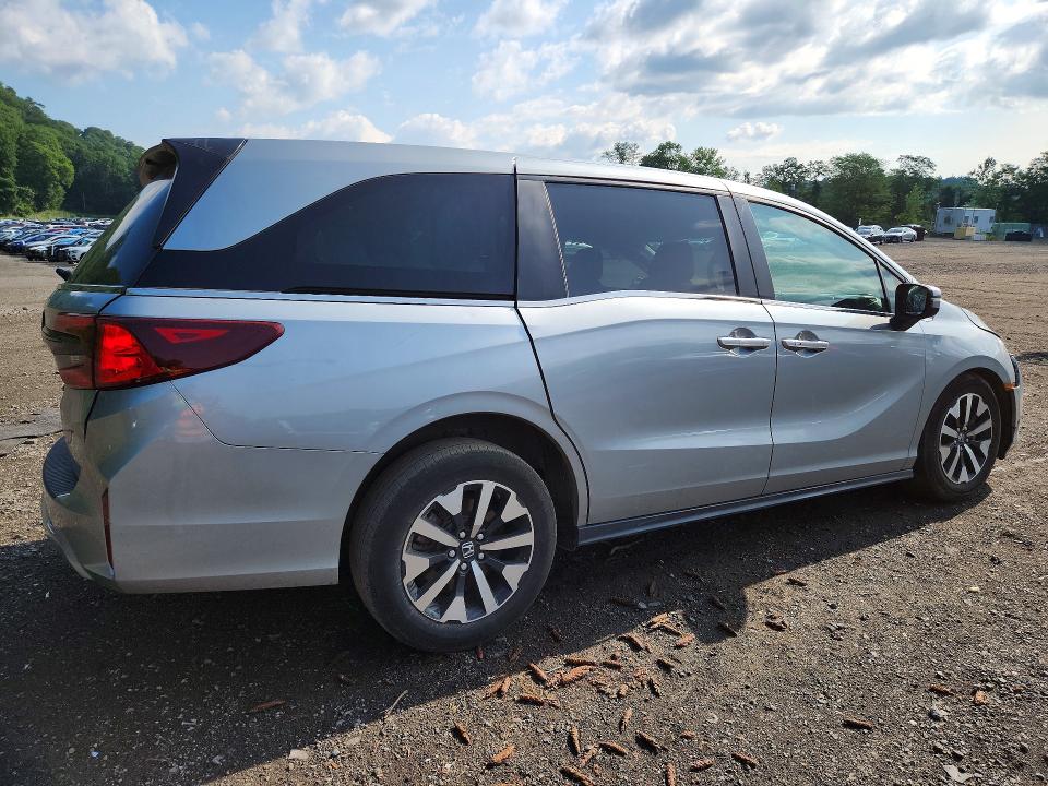Photo 3 from auction – 2025 HONDA ODYSSEY with VIN 5FNRL6H64SB045599