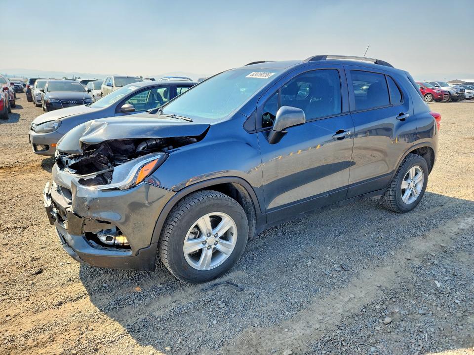 CHEVROLET TRAX 2022 with VIN KL7CJPSM3NB563572 - Photo from auction